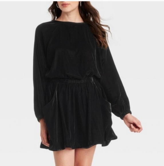 Universal Thread Dresses & Skirts - Universal Thread Black Long Sleeve Velvet Mini A-Line Dress Size Large NWT